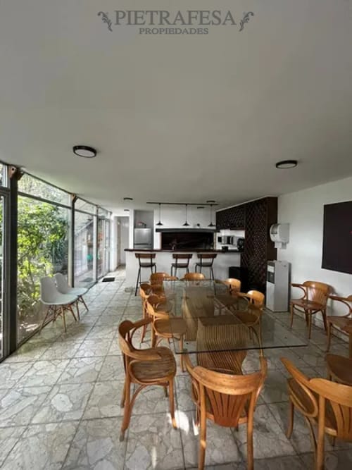 Oficina en alquiler, 2 privados, 1 baño, jardín. Pocitos. · Foto 5