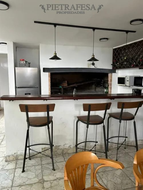 Oficina en alquiler, 2 privados, 1 baño, jardín. Pocitos. · Foto 6