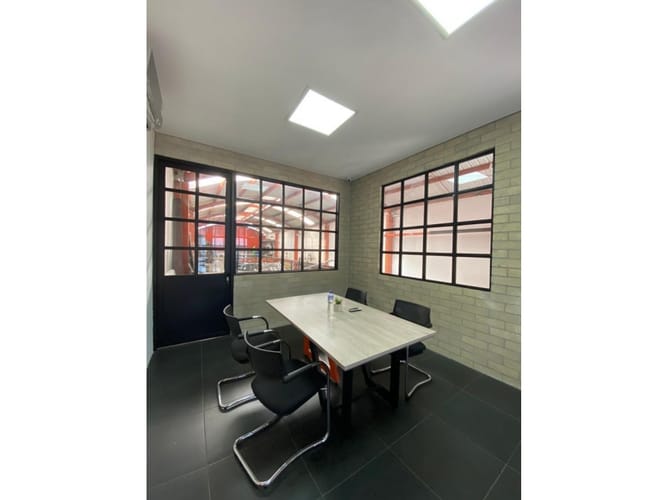 Bodega en venta en Cristo Rey, Medellín, 310 m² · foto 6 de 14