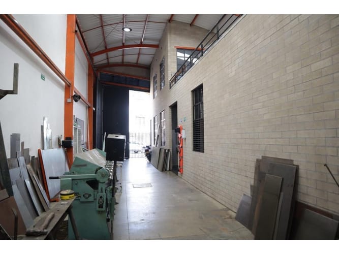 Bodega en venta en Cristo Rey, Medellín, 310 m² · foto 11 de 14