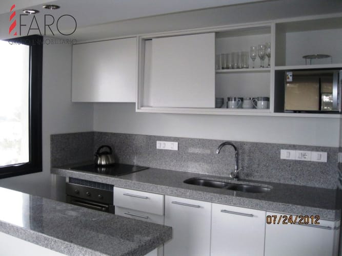 Apartamento en Brava 2 dormitorios con cochera · Foto 2
