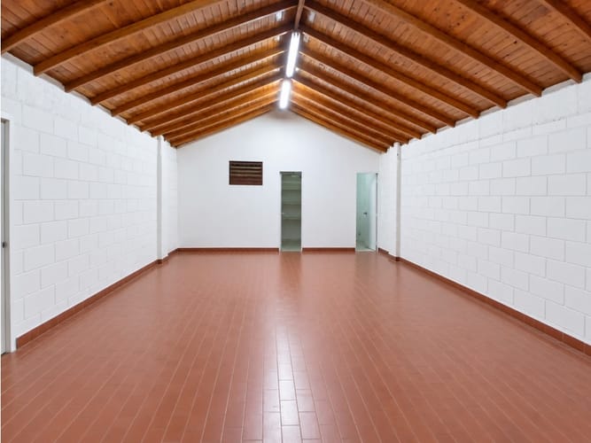 Bodega en arriendo en Villa Carlota, Medellín, 150 m² · foto 5 de 6