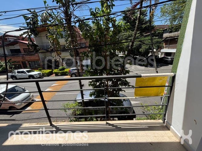 Oficina en arriendo en La Magnolia, Envigado, 30 m² · foto 2 de 6
