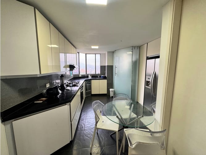 Apartamento en venta en Los Balsos, Medellín · foto 7 de 11