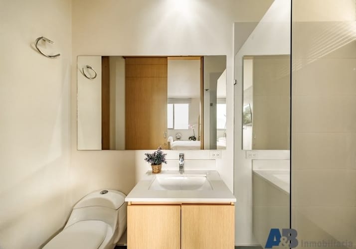 Apartamento de 1 alcoba en arriendo en El Poblado, Medellín, 51 m² · foto 6 de 13