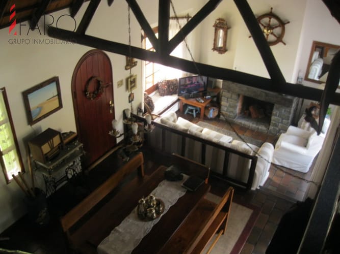 Photo 3 of 21