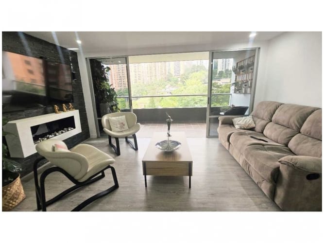 Apartamento en venta en Los Naranjos, Medellín · foto 2 de 16