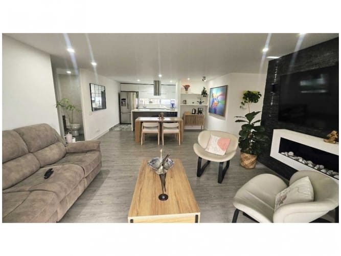 Apartamento en venta en Los Naranjos, Medellín · foto 4 de 16