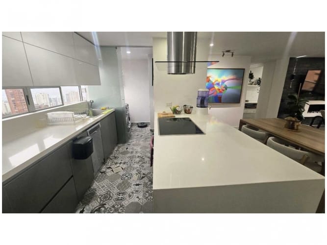 Apartamento en venta en Los Naranjos, Medellín · foto 8 de 16