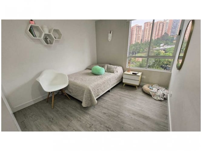 Apartamento en venta en Los Naranjos, Medellín · foto 15 de 16