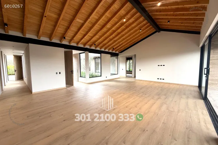 Casa de 3 alcobas en venta en Pantanillo, El Retiro, 371 m² · foto 3 de 24