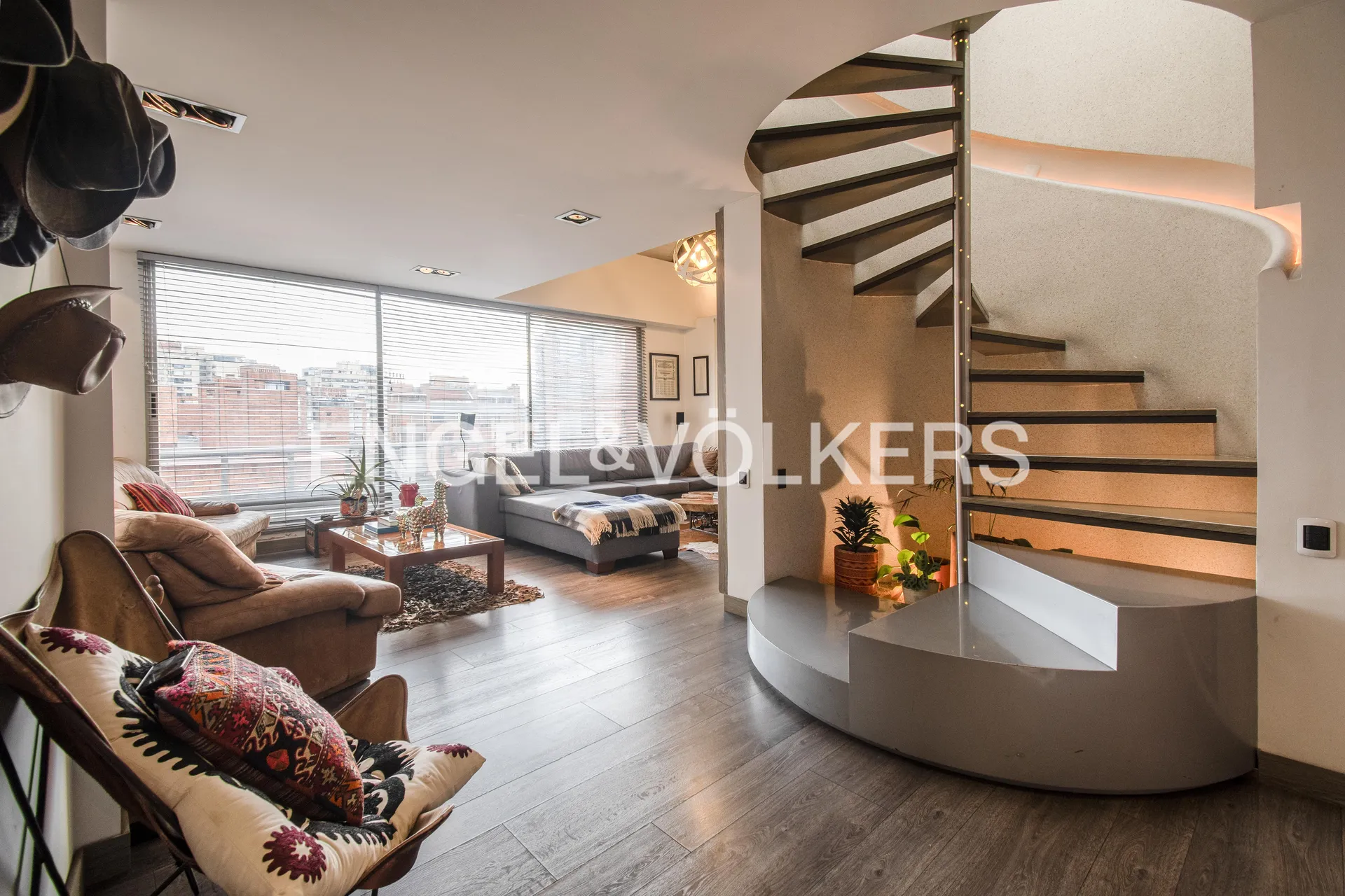 Apartamento en venta en Los Rosales, Bogotá · foto 8 de 18