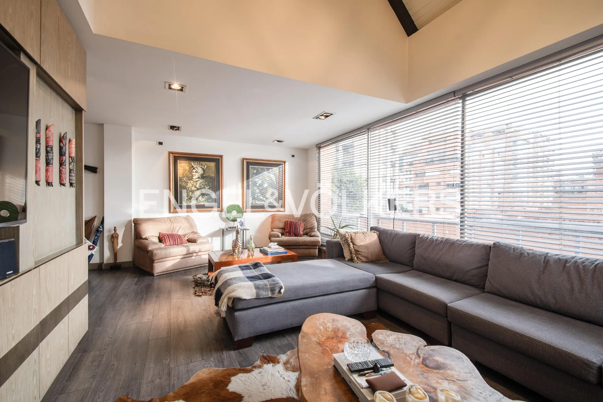 Apartamento en venta en Los Rosales, Bogotá · foto 3 de 18