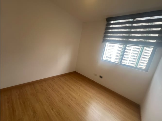 Apartamento de 3 alcobas en arriendo en Loma Del Indio, Medellín, 77 m² · foto 3 de 13