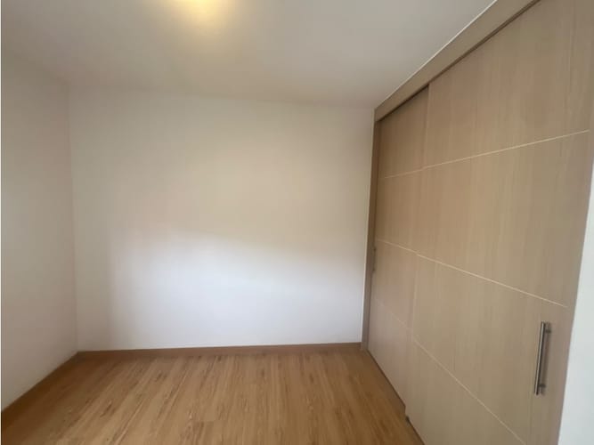 Apartamento de 3 alcobas en arriendo en Loma Del Indio, Medellín, 77 m² · foto 4 de 13