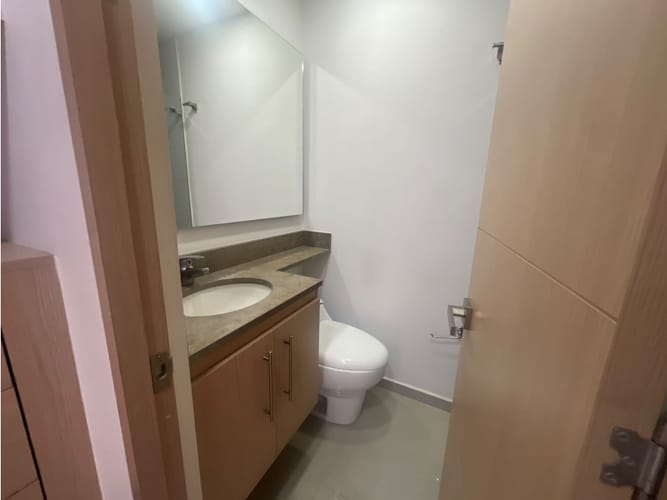 Apartamento de 3 alcobas en arriendo en Loma Del Indio, Medellín, 77 m² · foto 8 de 13