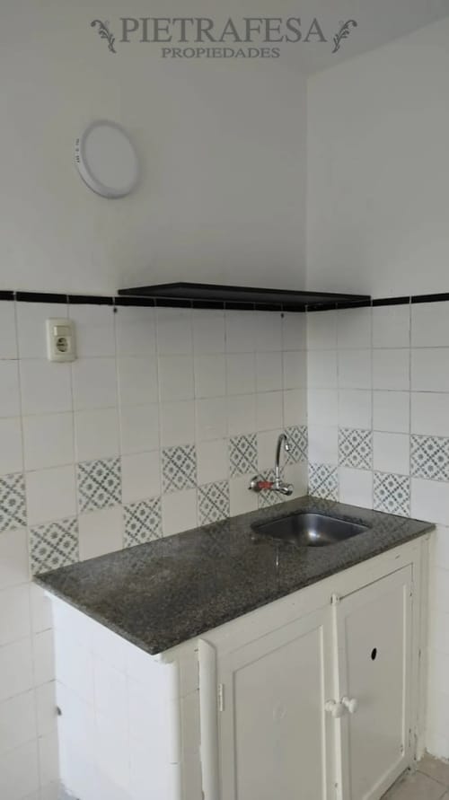 Casa en alquiler, 1dormitorio, 1 baño, patio, cochera. Maroñas. · Foto 4