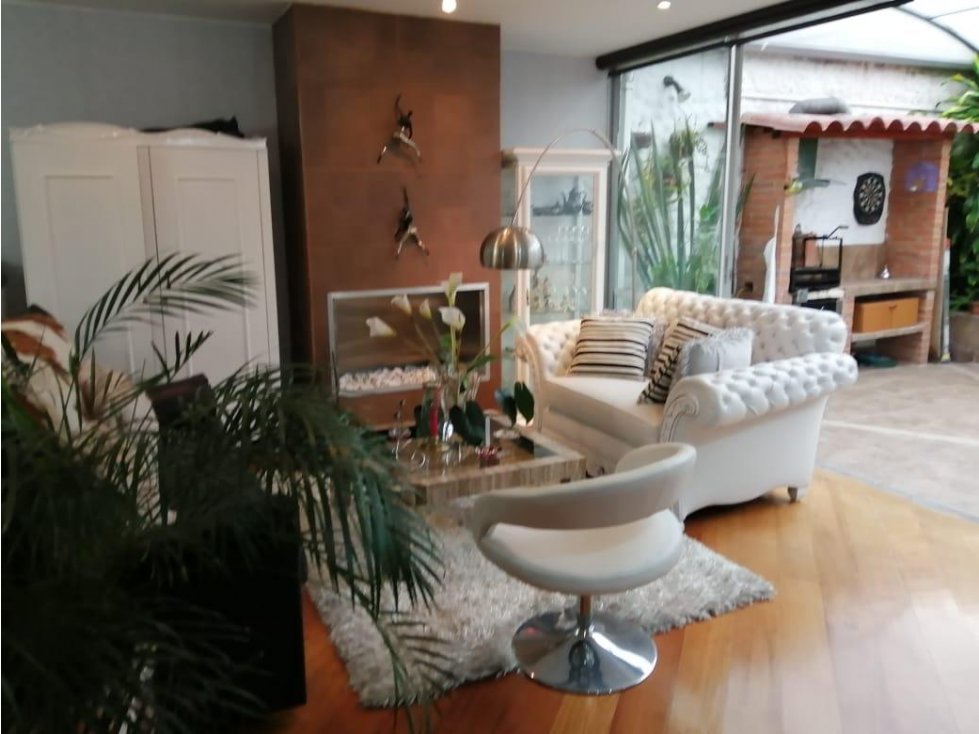 Casa en venta en Santa Paula, Bogotá · foto 2 de 19