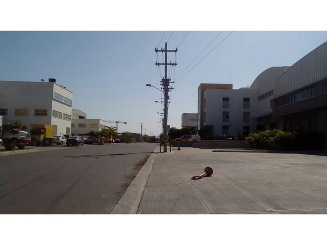 Bodega en venta en Mamonal, Cartagena, 2369 m² · foto 2 de 13