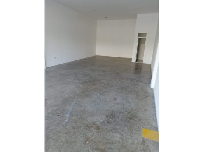 Local en venta en Mamonal, Cartagena, 84 m² · foto 2 de 11