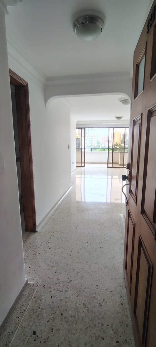 Apartamento de 2 alcobas en venta en Cabecera Del Llano, Bucaramanga, 109 m² · foto 4 de 18