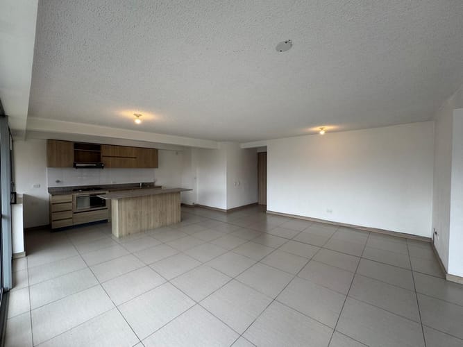 Apartamento de 2 alcobas en arriendo en El Poblado, Medellín, 102 m² · foto 8 de 19