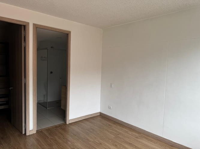 Apartamento de 2 alcobas en arriendo en El Poblado, Medellín, 102 m² · foto 14 de 19