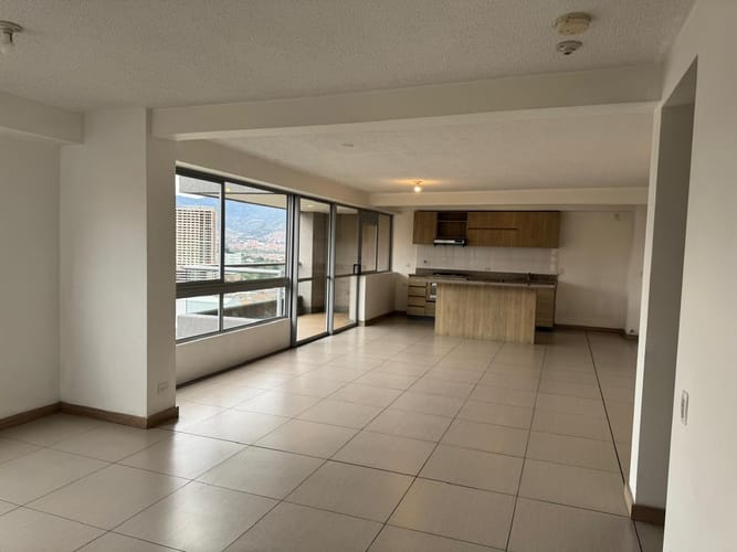 Apartamento de 2 alcobas en arriendo en El Poblado, Medellín, 102 m² · foto 16 de 19