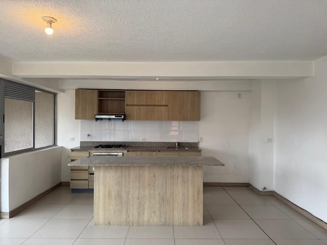 Apartamento de 2 alcobas en arriendo en El Poblado, Medellín, 102 m² · foto 4 de 19