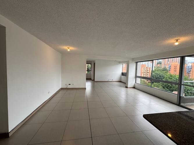 Apartamento de 2 alcobas en arriendo en El Poblado, Medellín, 102 m² · foto 7 de 19