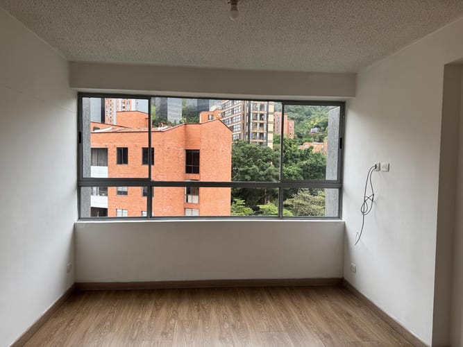 Apartamento de 2 alcobas en arriendo en El Poblado, Medellín, 102 m² · foto 12 de 19
