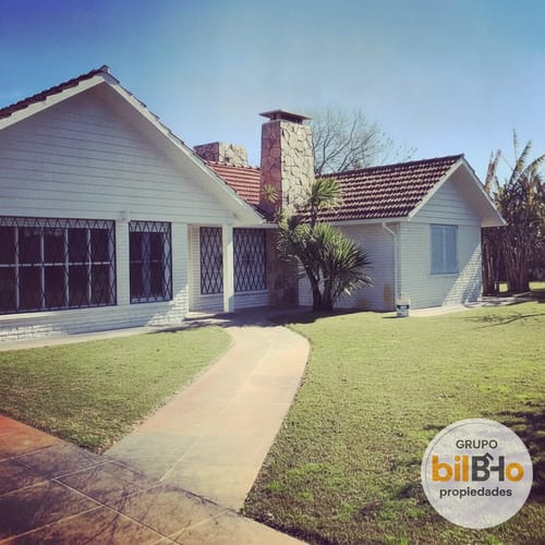 Casa en alquiler c/ cochera en Lagomar