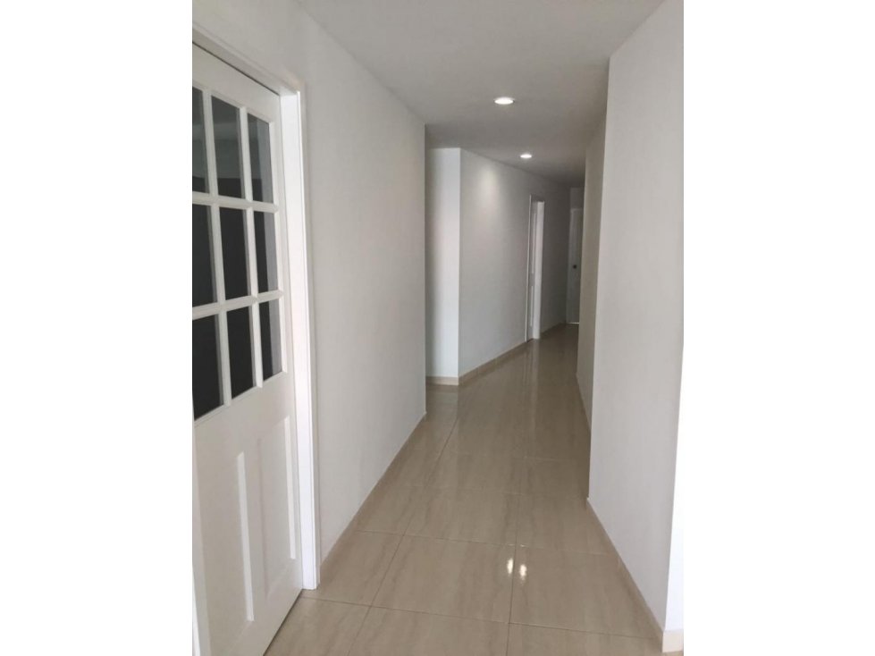 Apartamento en venta en El Laguito, Cartagena · foto 3 de 12