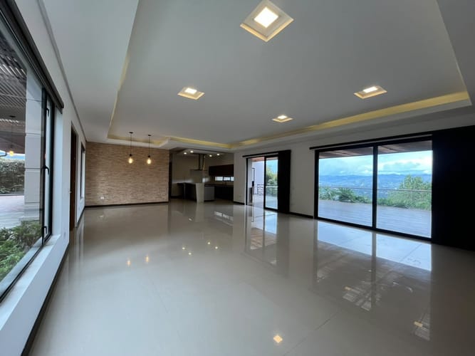Casa de 3 alcobas en venta en El Retiro, 412 m² · foto 3 de 20