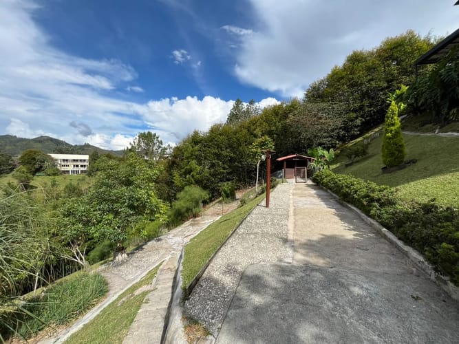 Casa de 3 alcobas en venta en El Retiro, 412 m² · foto 19 de 20