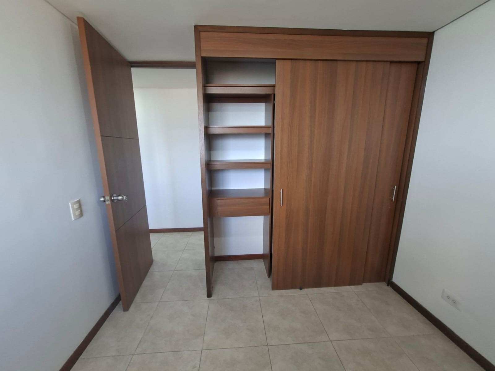 Apartamento en arriendo en La Ferreria, La Estrella · foto 19 de 24