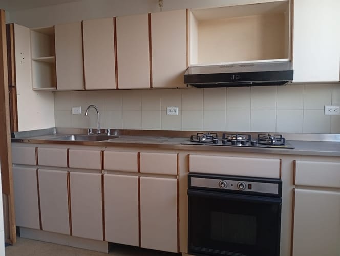 Apartamento de 3 alcobas en arriendo en Los Naranjos, Medellín, 121 m² · foto 6 de 13