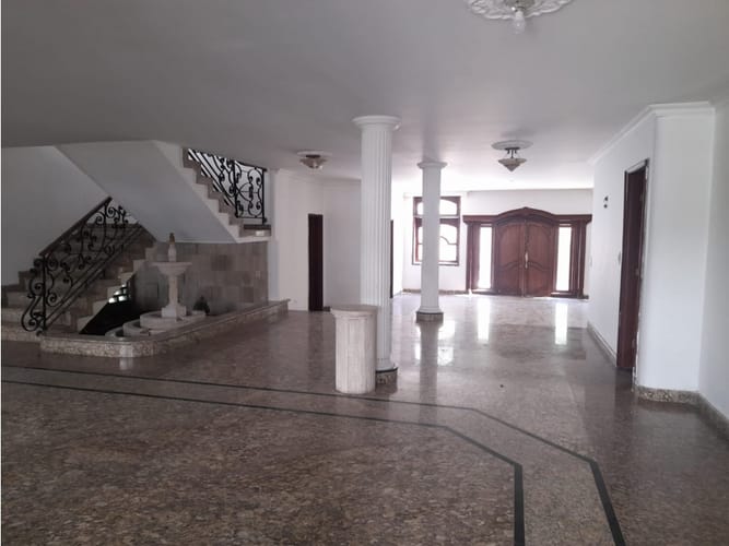 Casa de 10 alcobas en arriendo en Manga, Cartagena, 600 m² · foto 8 de 19