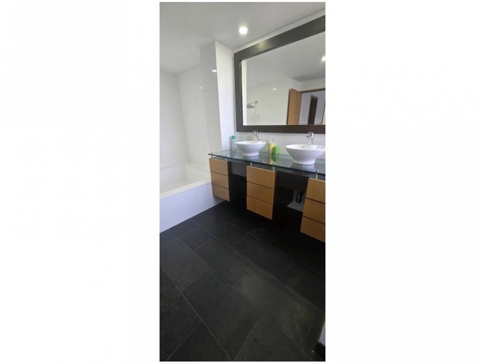 Apartamento en venta en El Campestre, Medellín · foto 4 de 20