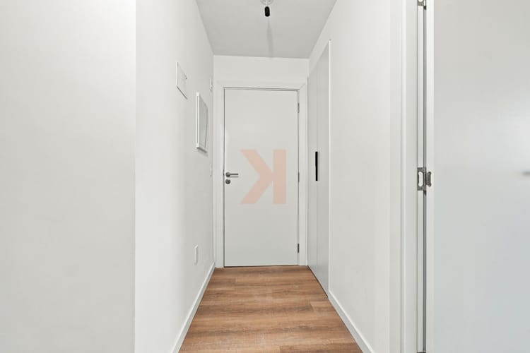 Alquiler De Apartamento De 1 Dormitorio Con Balcón En Cordón Sur · Foto 2