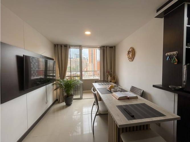 Apartamento de 3 alcobas en venta en Maria Auxiliadora, Sabaneta, 68 m² · foto 2 de 15