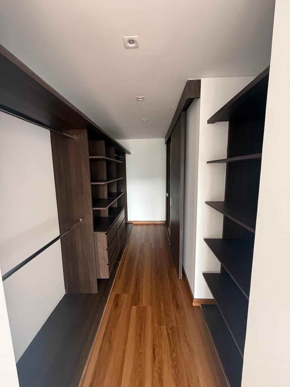 Apartamento en venta en Cedritos, Bogotá · foto 8 de 24