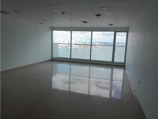 Oficina en venta en Bocagrande, Cartagena, 59 m² · foto 3 de 13