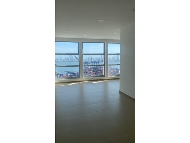 Oficina en arriendo en Manga, Cartagena, 49 m² · foto 2 de 3