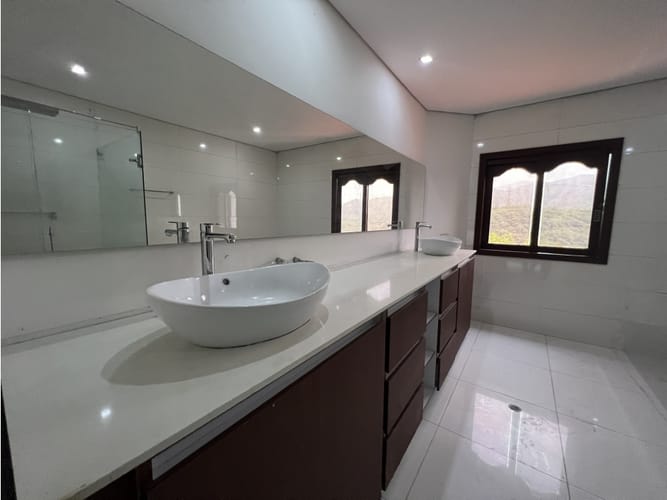 Casa de 5 alcobas en venta en Arroyohondo, Yumbo, 740 m² · foto 8 de 24