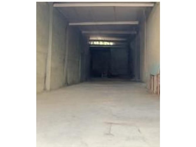 Bodega en arriendo en La Esperanza, Cartagena, 218 m² · foto 2 de 3