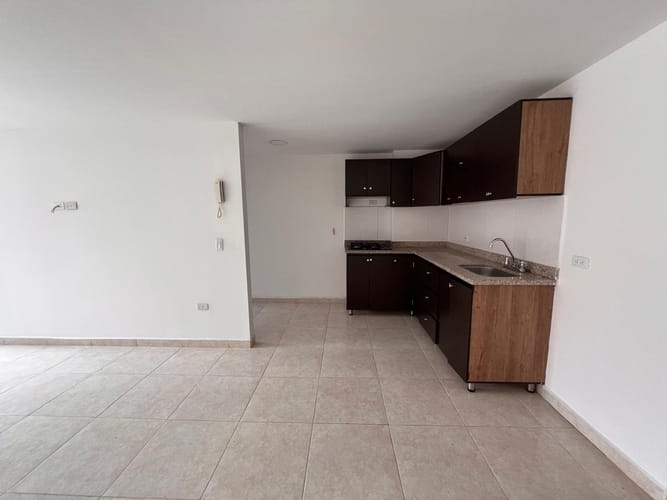 Apartamento de 3 alcobas en arriendo en San Joaquin, Sabaneta, 105 m² · foto 2 de 24