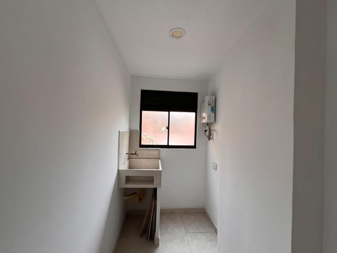 Apartamento de 3 alcobas en arriendo en San Joaquin, Sabaneta, 105 m² · foto 13 de 24