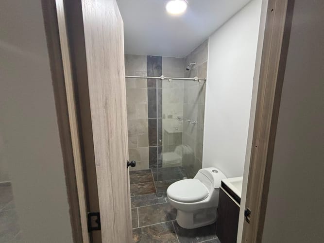 Apartaestudio en arriendo en Villas Del Mediterraneo, Envigado, 18 m² · foto 6 de 6