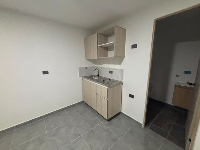 Apartaestudio en arriendo en Villas Del Mediterraneo, Envigado, 18 m² · foto 2 de 6